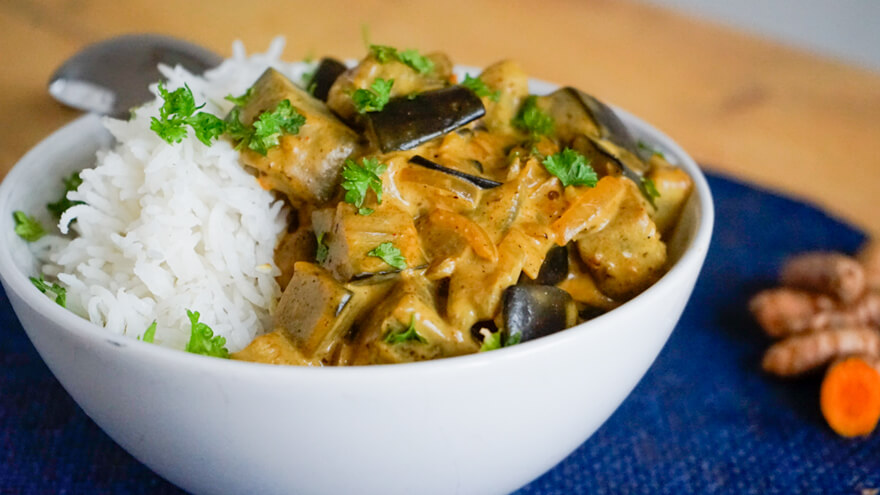 Vegetarische curry met aubergine